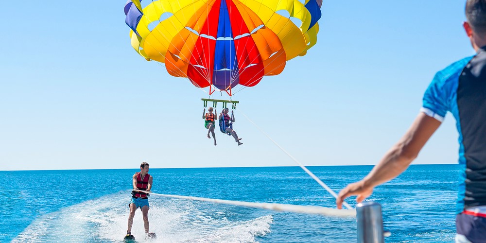 Dubai Parasailing